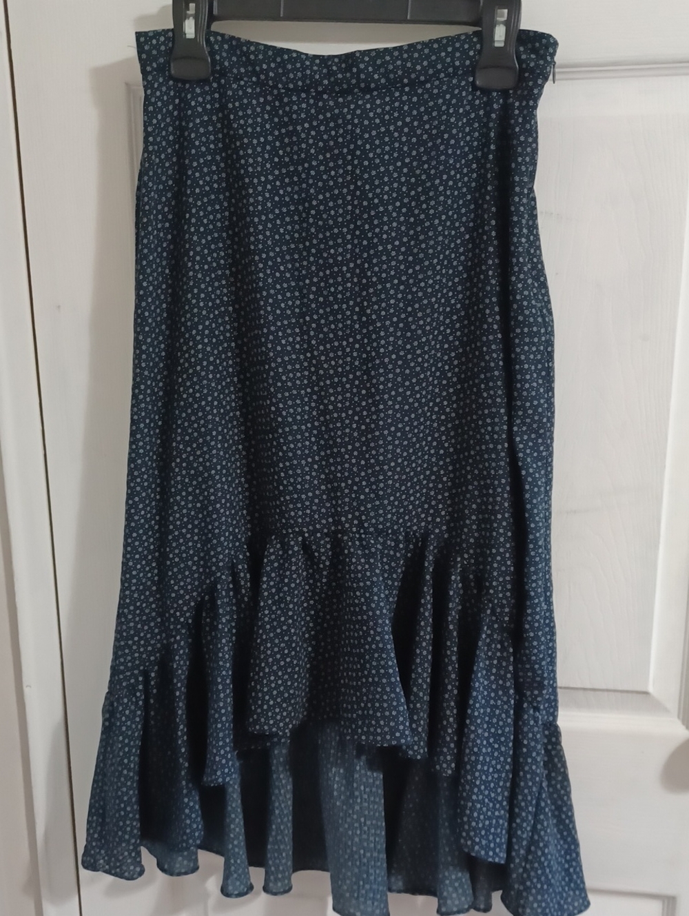 H&M Navy Blue Floral High-Low Ruffle Skirt. NWOT. Size 10
